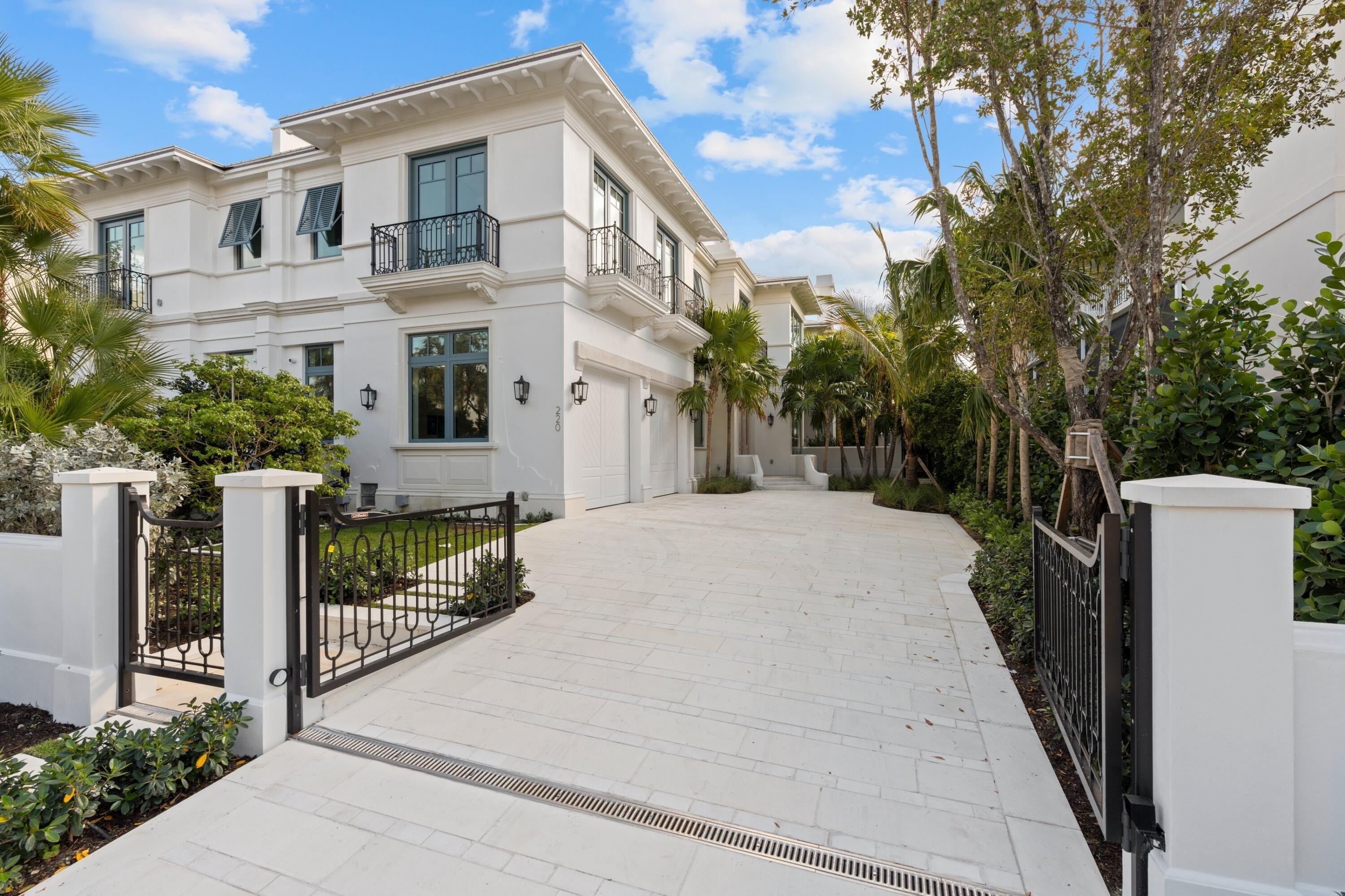 Single Family Home for Sale at 220 Brazilian Avenue, West Unit Casa Del Lago, Palm Beach, FL 33480
