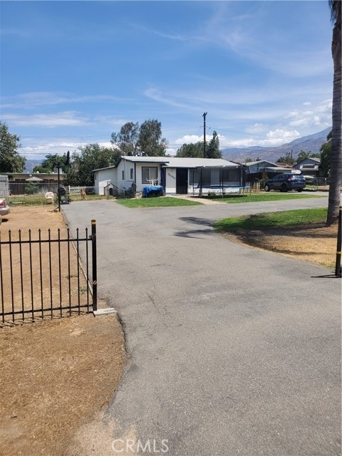 Property 在 Uptown Yucaipa, Yucaipa, CA 92399