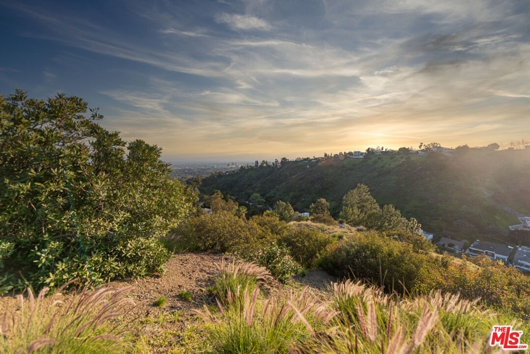 7. Land for Sale at Beverly Crest, Los Angeles, CA 90210