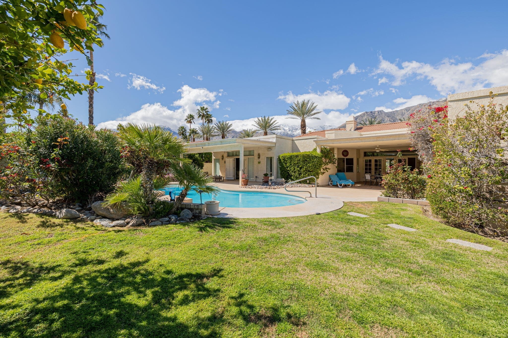Single Family Home for Sale at Andreas Hills, Palm Springs, CA 92264