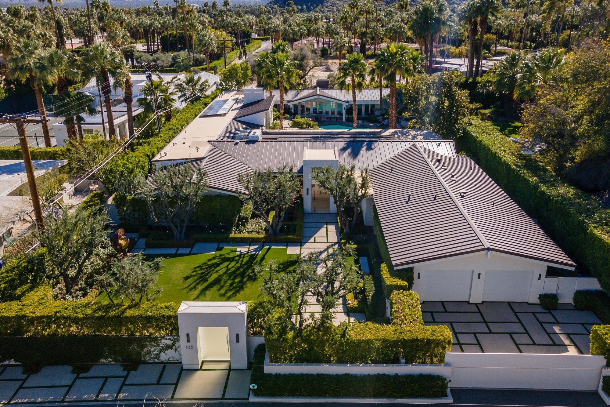 10. Single Family Homes for Sale at Merito Vista, Palm Springs, CA 92262