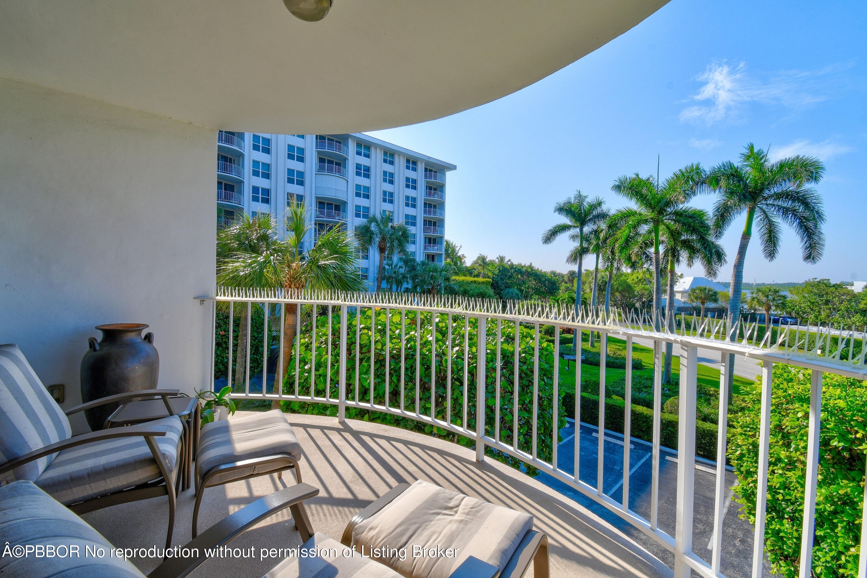 33. Condominiums for Sale at 2295 S Ocean Boulevard, 316 Palm Beach, FL 33480