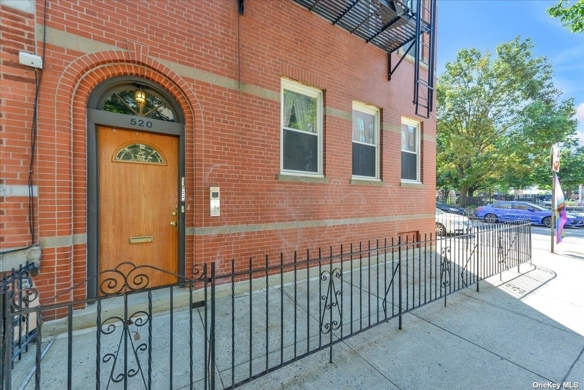 Multi Family Townhouse for Sale at 520 Union Avenue, 5 Williamsburg, Brooklyn, NY 11211