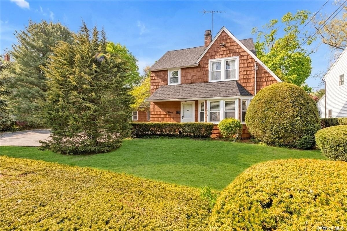 Single Family Home for Sale at Locust Valley, NY 11560