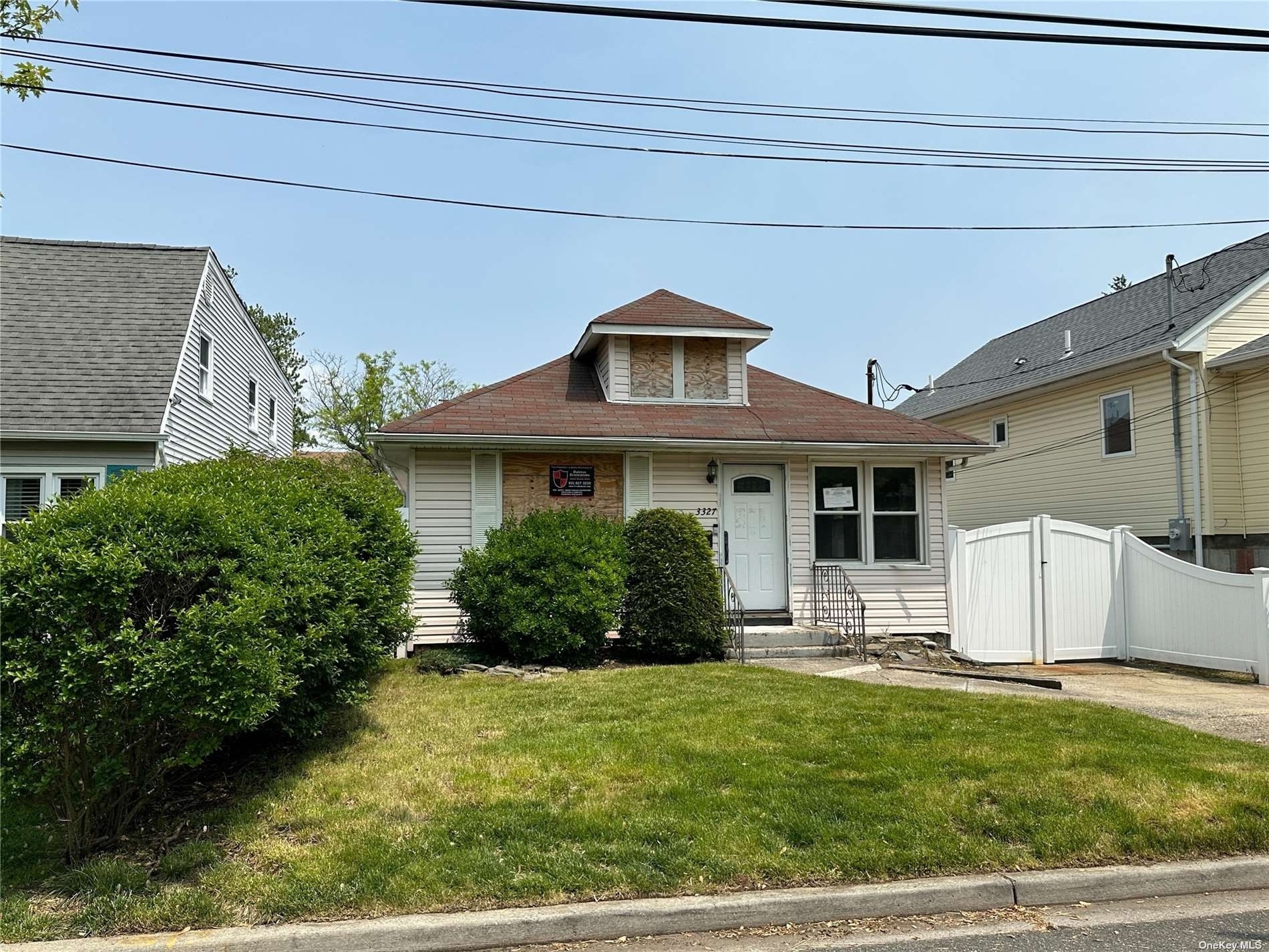 Single Family Home for Sale at Baldwin Harbor, Baldwin, NY 11510