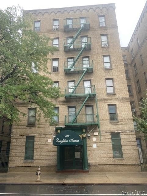 Property at 1670 Longfellow Avenue, 3E Crotona Park East, Bronx, NY 10460