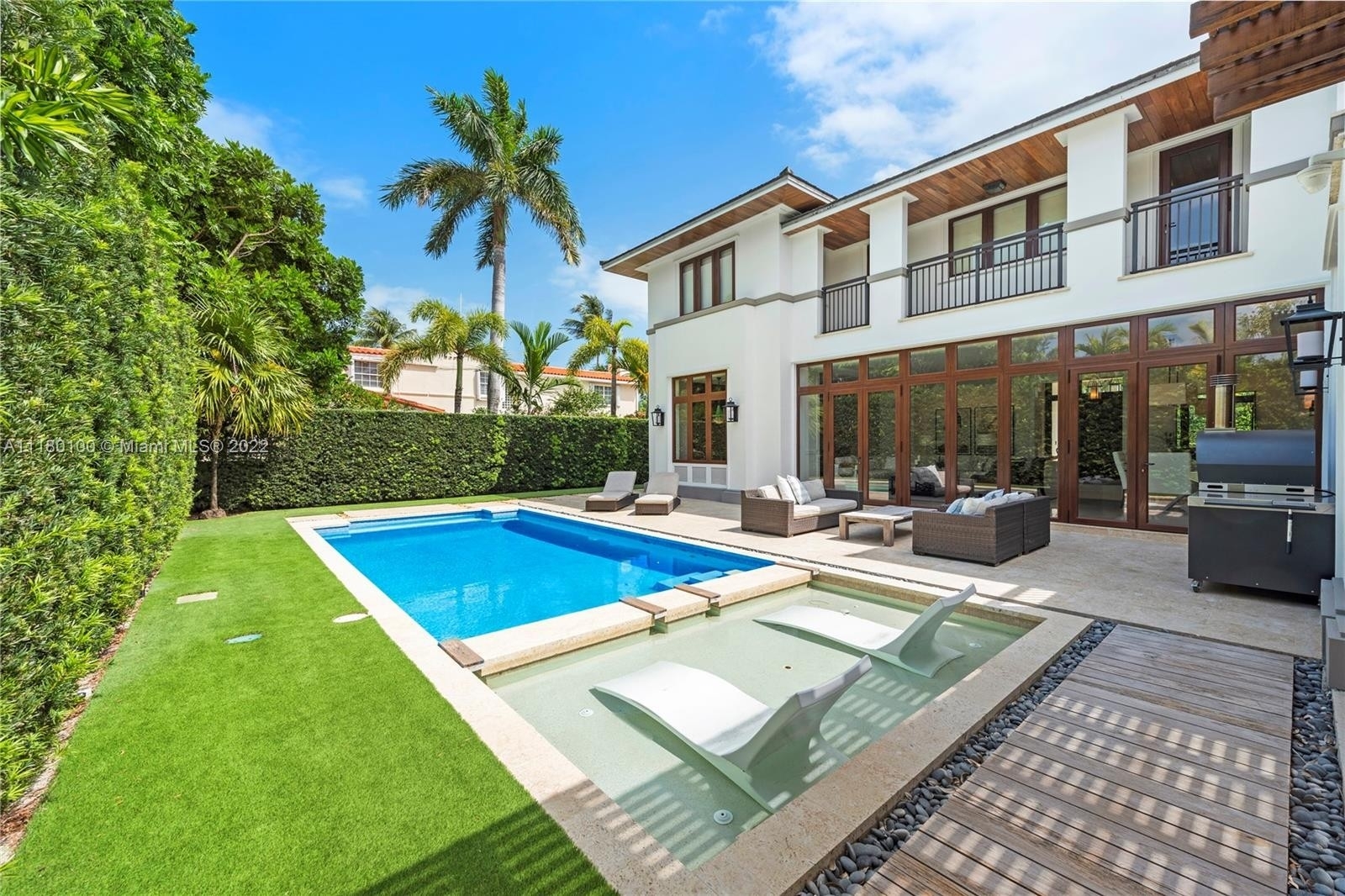 3. Single Family Homes for Sale at South Beach, Miami Beach, FL 33139