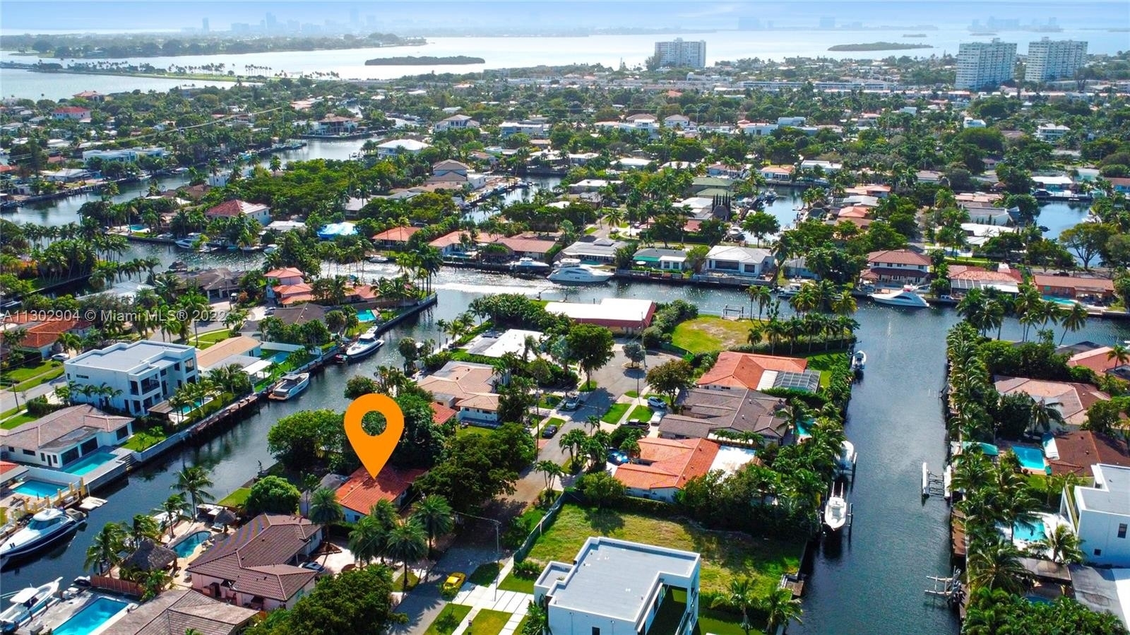 3. Single Family Homes for Sale at North Miami, FL 33181