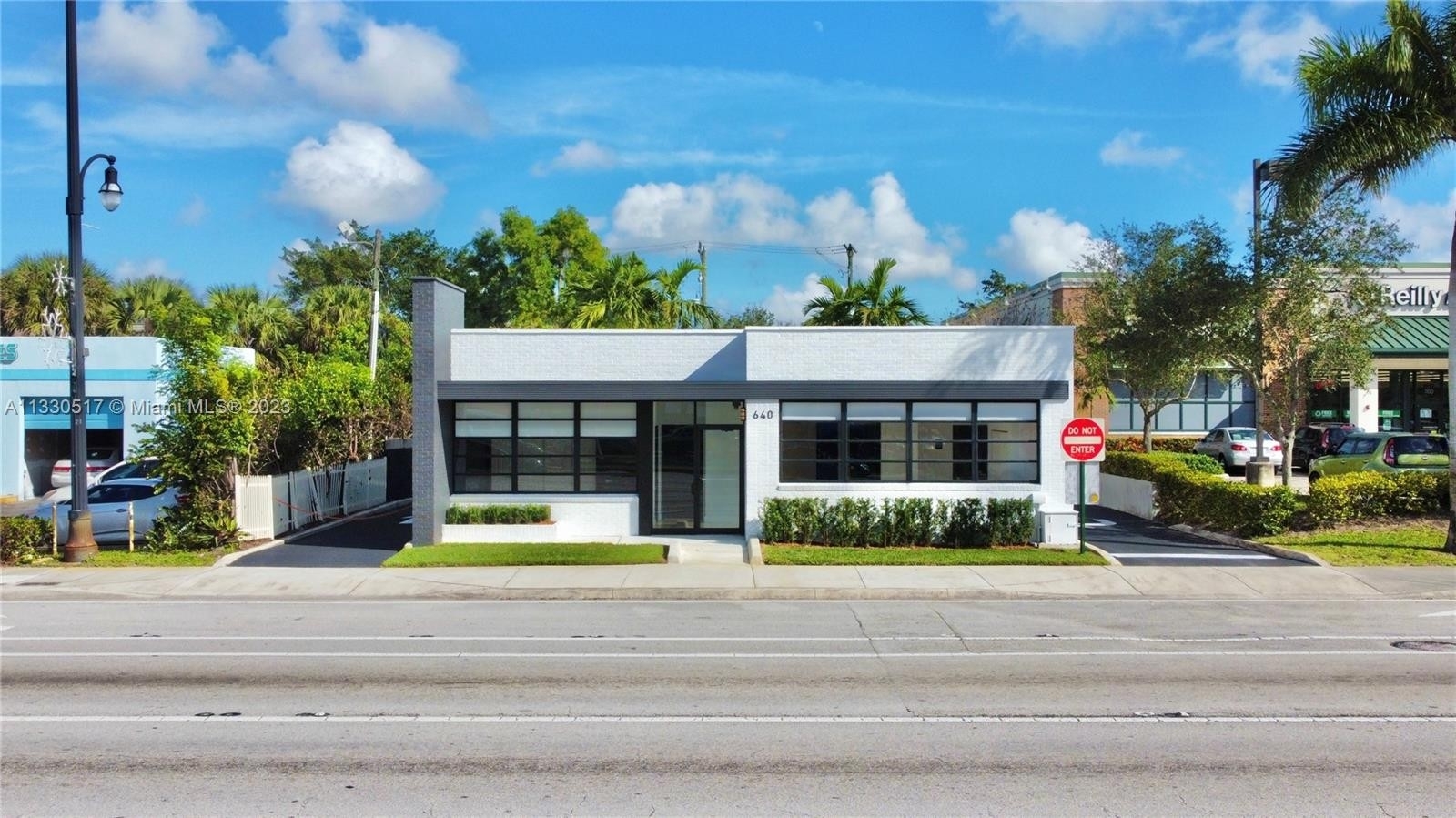 Retail Leases for Sale at Plantation, FL 33317