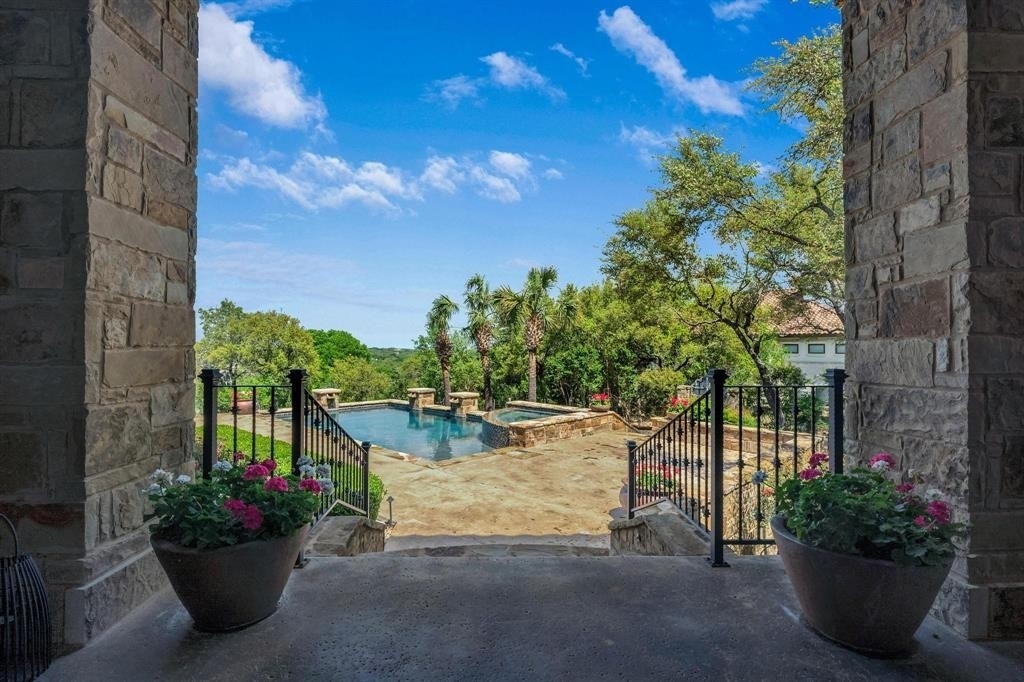 36. Single Family Homes for Sale at Boerne, TX 78006