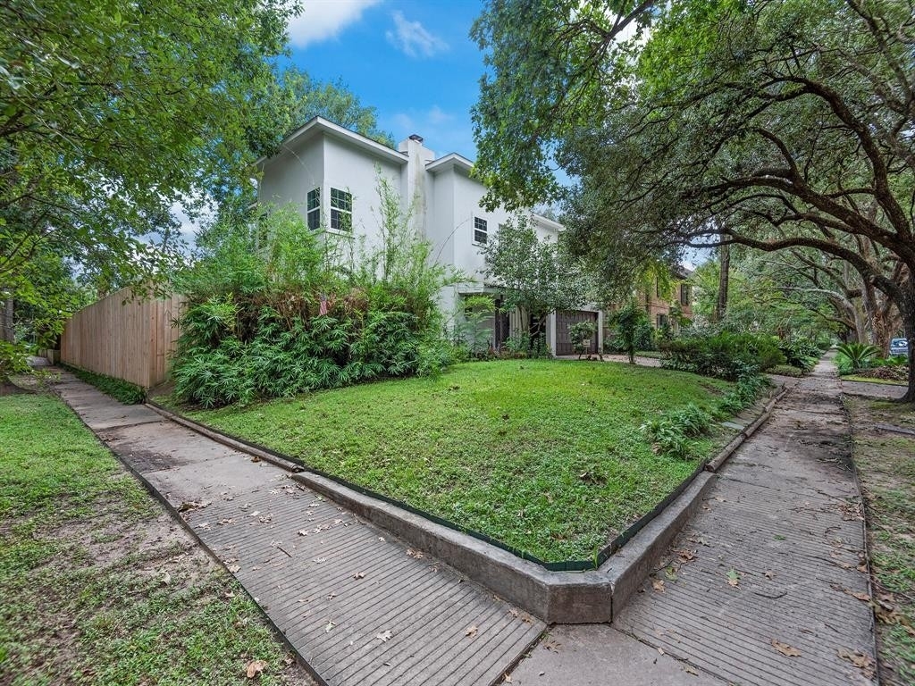 Single Family Home for Sale at University Place, Houston, TX 77006
