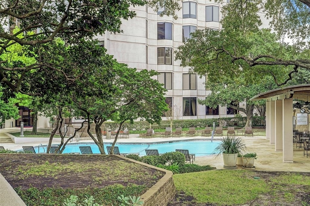 32. Condominiums for Sale at 5555 Del Monte Drive, 701 Great Uptown, Houston, TX 77056