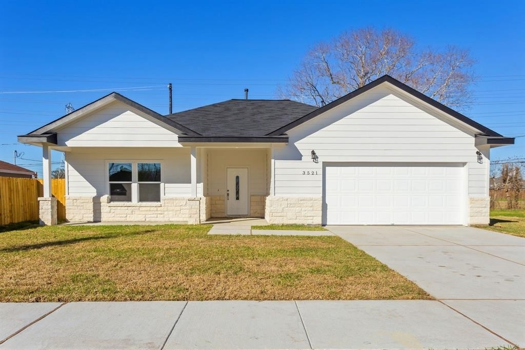 Single Family Home for Sale at Sunnyside, Houston, TX 77051
