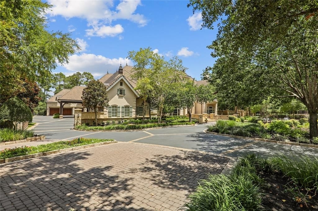 4. Single Family Homes for Sale at Carlton Woods, The Woodlands, TX 77382