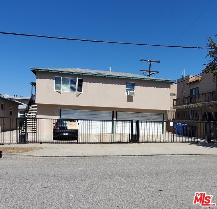 5. Multi Family Townhouse for Sale at Clarkdale, Culver City, CA 90232
