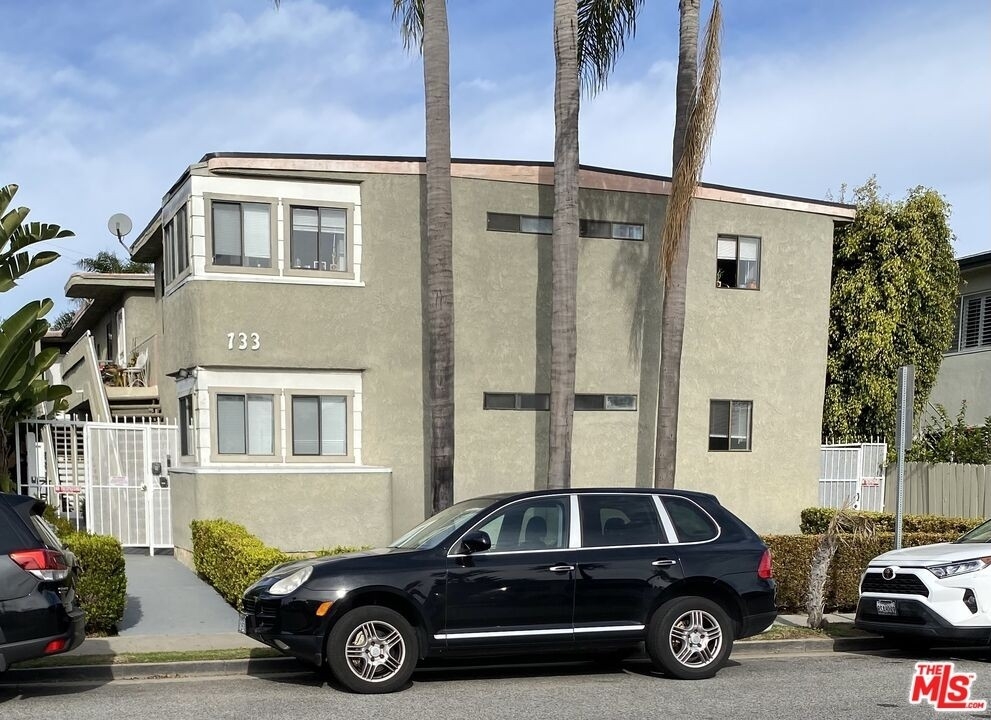Property 在 Ocean Park, Santa Monica, CA 90405
