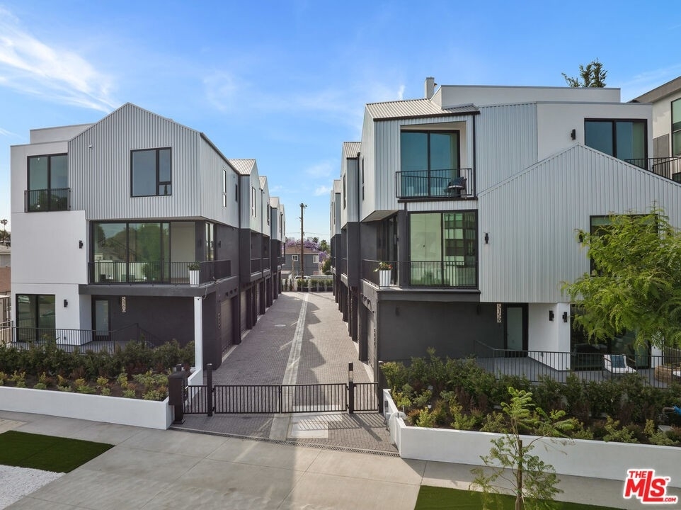 獨戶住宅 為 特賣 在 Mid City, 洛杉矶, CA 90019