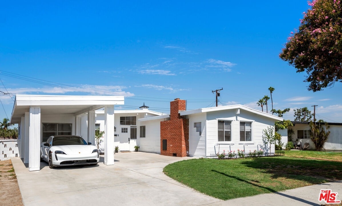 Single Family Home for Sale at Pico Rivera, CA 90660