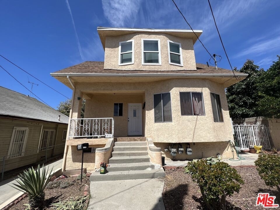 1. Single Family Homes at 1711 S NEW HAMPSHIRE Ave, 1/4 Pico Union, Los Angeles, CA 90006