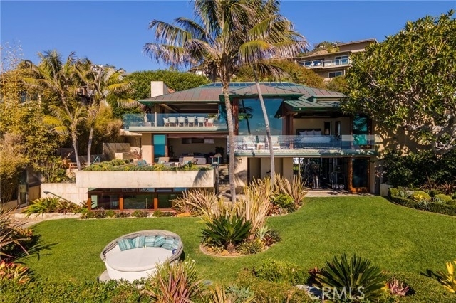 10. Single Family Homes for Sale at Victoria Beach, Laguna Beach, CA 92651
