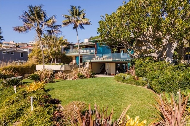 4. Single Family Homes for Sale at Victoria Beach, Laguna Beach, CA 92651