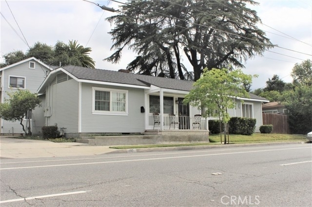 6. Multi Family Townhouse for Sale at Altadena, CA 91001
