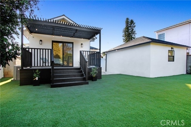 31. Single Family Homes for Sale at McLaughlin, Culver City, CA 90066