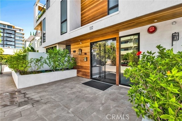 2. Single Family Homes for Sale at 132 N Swall Drive , 201 Beverly Grove, Los Angeles, CA 90048