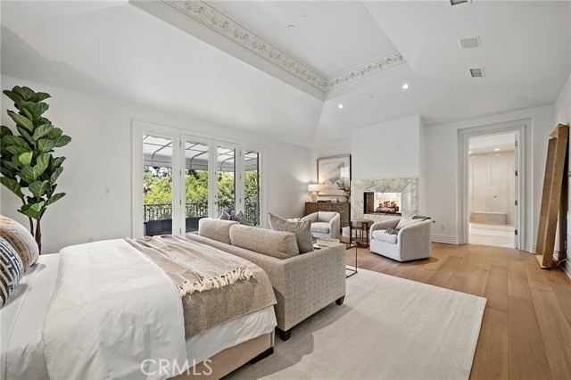 28. Single Family Homes for Sale at Bel Air, Los Angeles, CA 90077