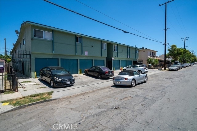Multi Family Townhouse for Sale at Hellman, Long Beach, CA 90813