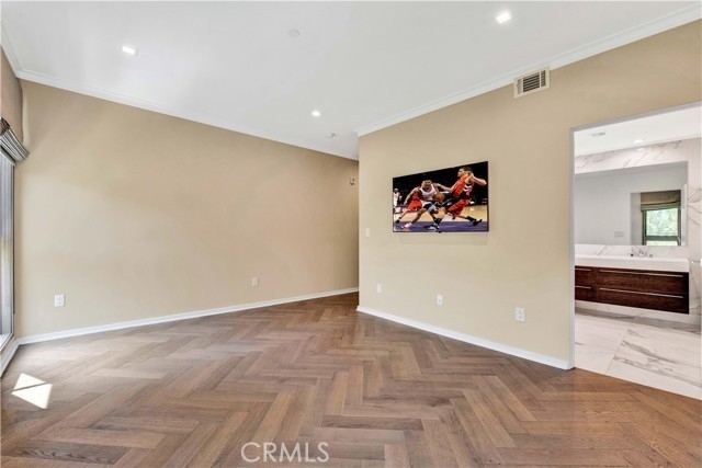 30. Single Family Homes for Sale at 132 N Swall Drive , 201 Beverly Grove, Los Angeles, CA 90048