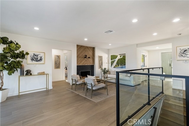 20. Single Family Homes for Sale at Cheviot Hills, Los Angeles, CA 90034