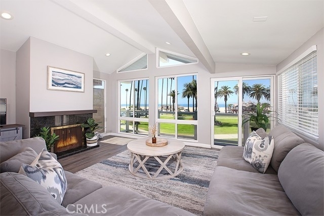 Single Family Home for Sale at 806 E Oceanfront , B Balboa Peninsula Point, Newport Beach, CA 92661