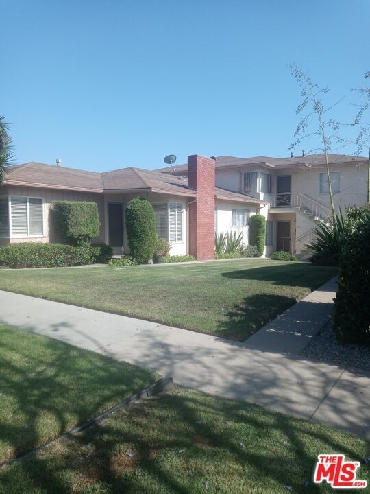 Multi Family Townhouse for Sale at Ladera Heights, Los Angeles, CA 90056