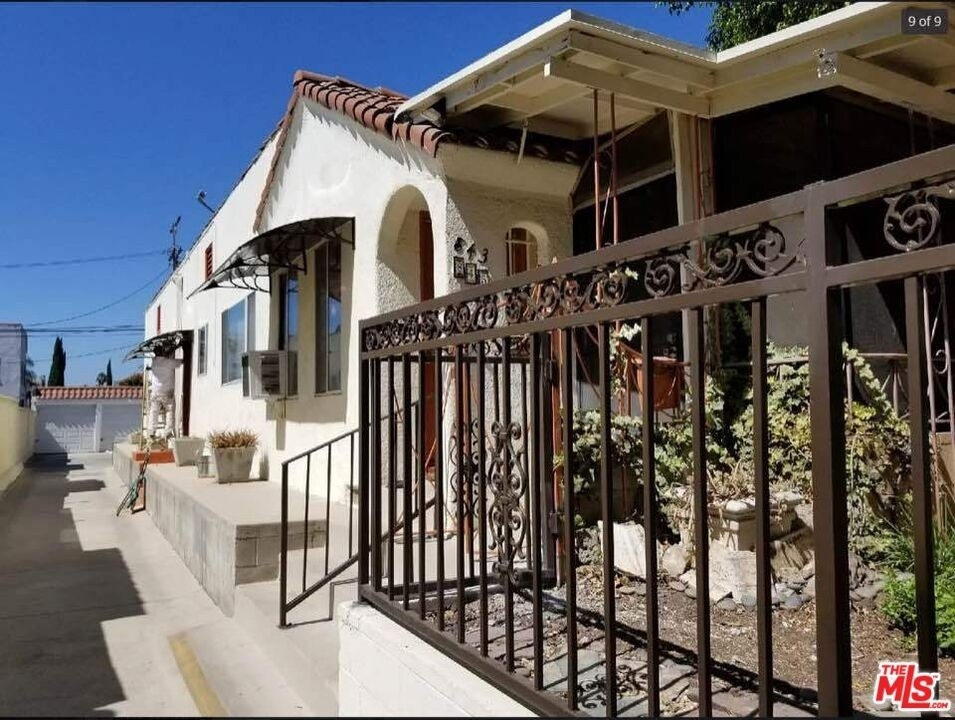 Multi Family Townhouse for Sale at Fairfax District, Los Angeles, CA 90046