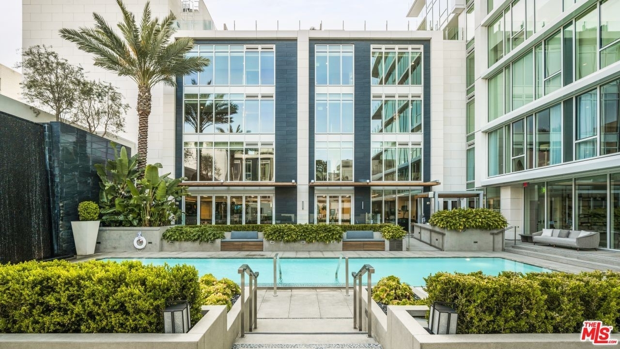 8. Condominiums for Sale at 9000 W 3rd St, 209 Beverly Grove, Los Angeles, CA 90048