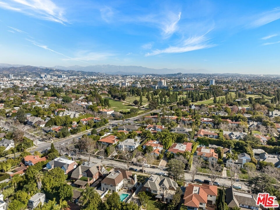 31. Single Family Homes for Sale at Hancock Park, Los Angeles, CA 90004
