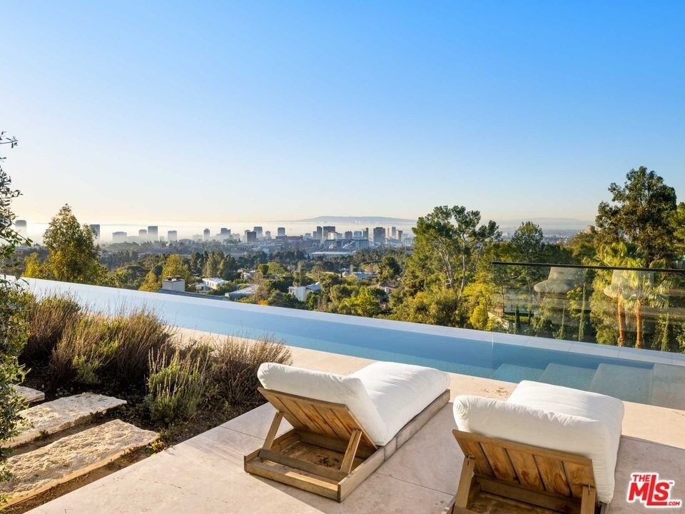 11. Single Family Homes for Sale at Bel Air, Los Angeles, CA 90077