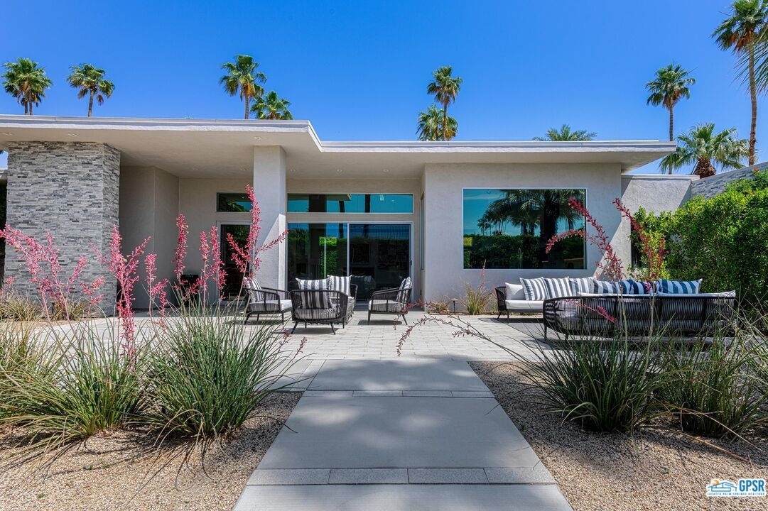5. Single Family Homes for Sale at Las Palmas Estates, Palm Springs, CA 92262