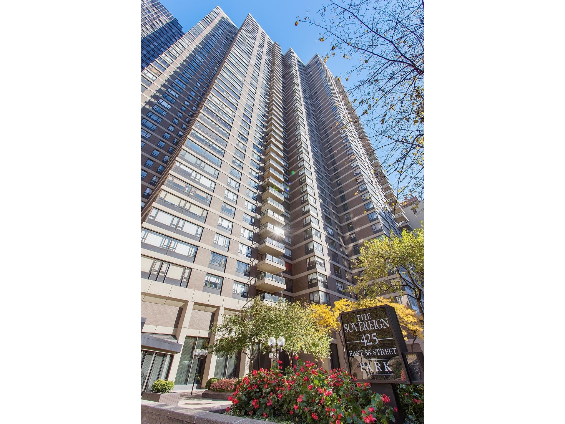9. Co-op Properties for Sale at The Sovereign, 425 E 58TH ST, 16A Sutton Place, New York, NY 10022