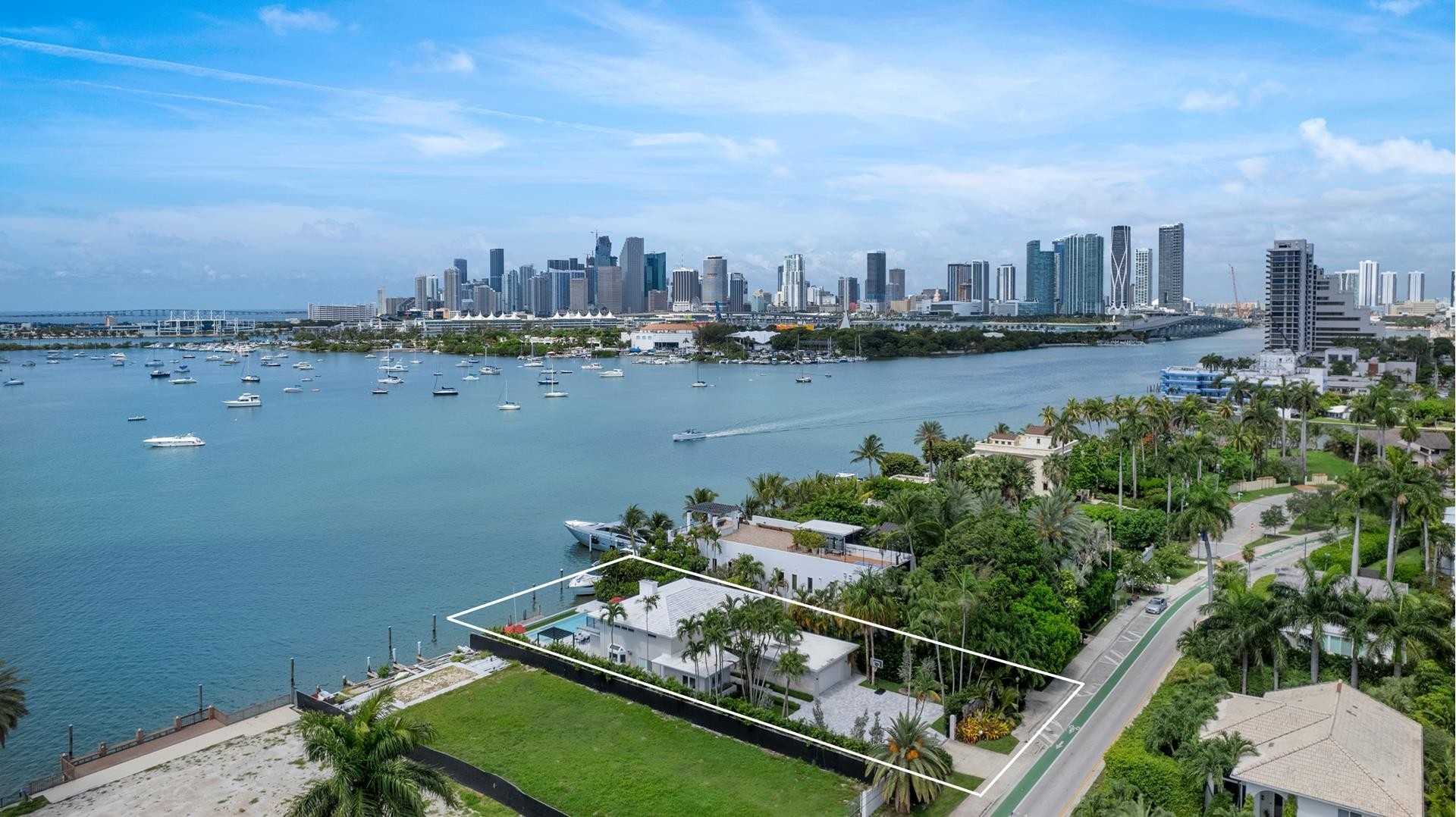 30. Single Family Homes for Sale at Venetian Islands, Miami, FL 33139