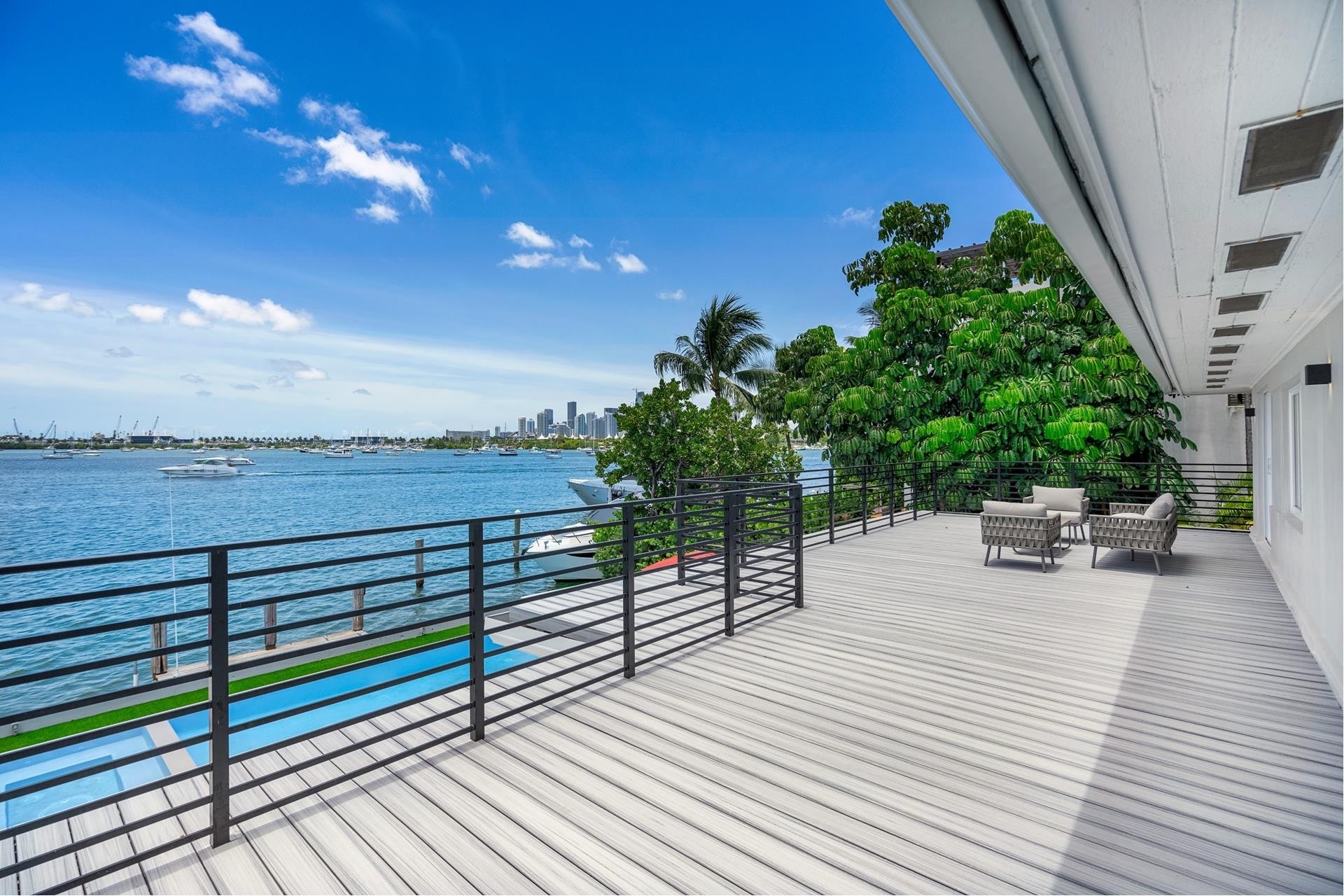 15. Single Family Homes for Sale at Venetian Islands, Miami, FL 33139