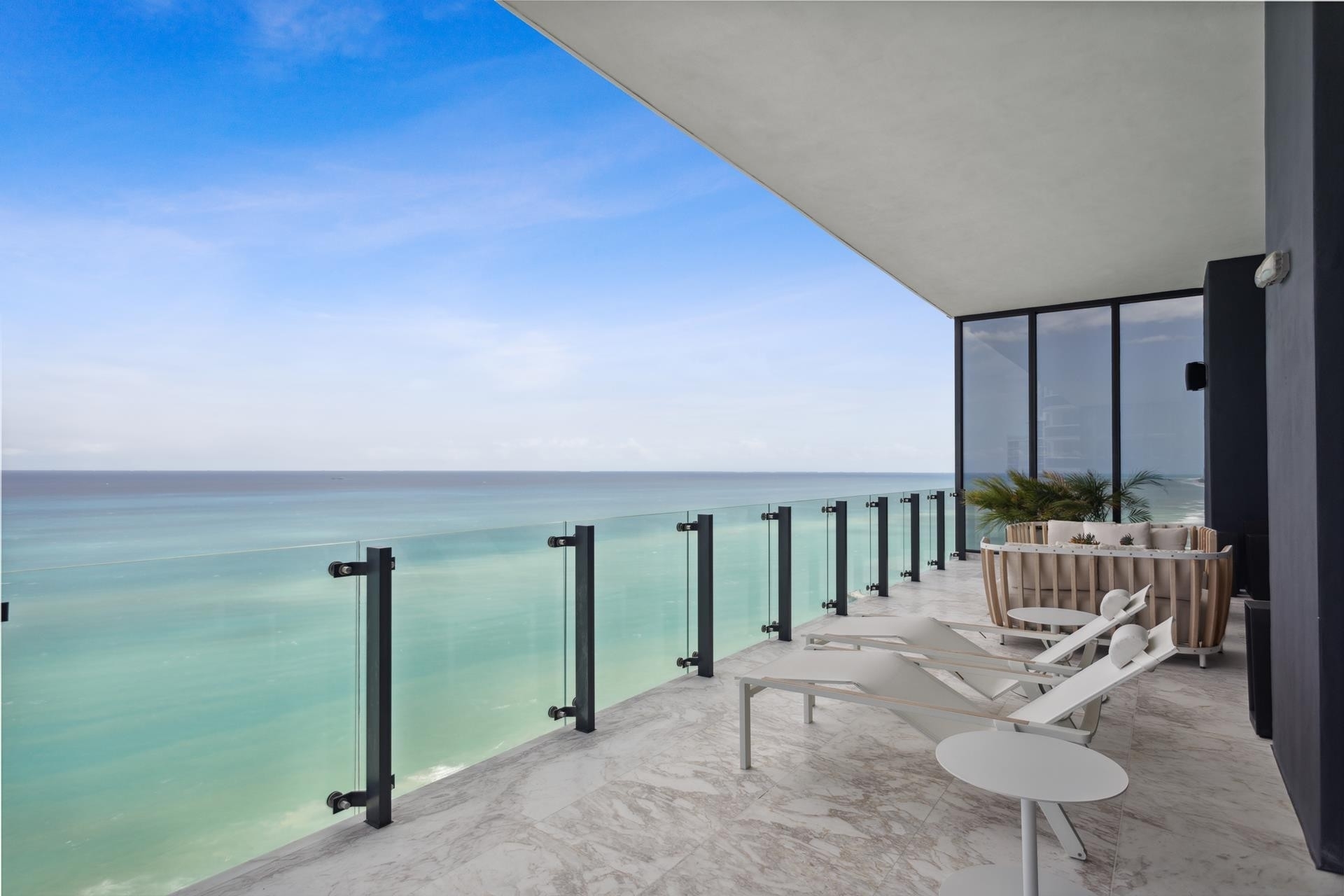 25. Condominiums for Sale at 17141 Collins Ave , 2801 Sunny Isles Beach, FL 33160