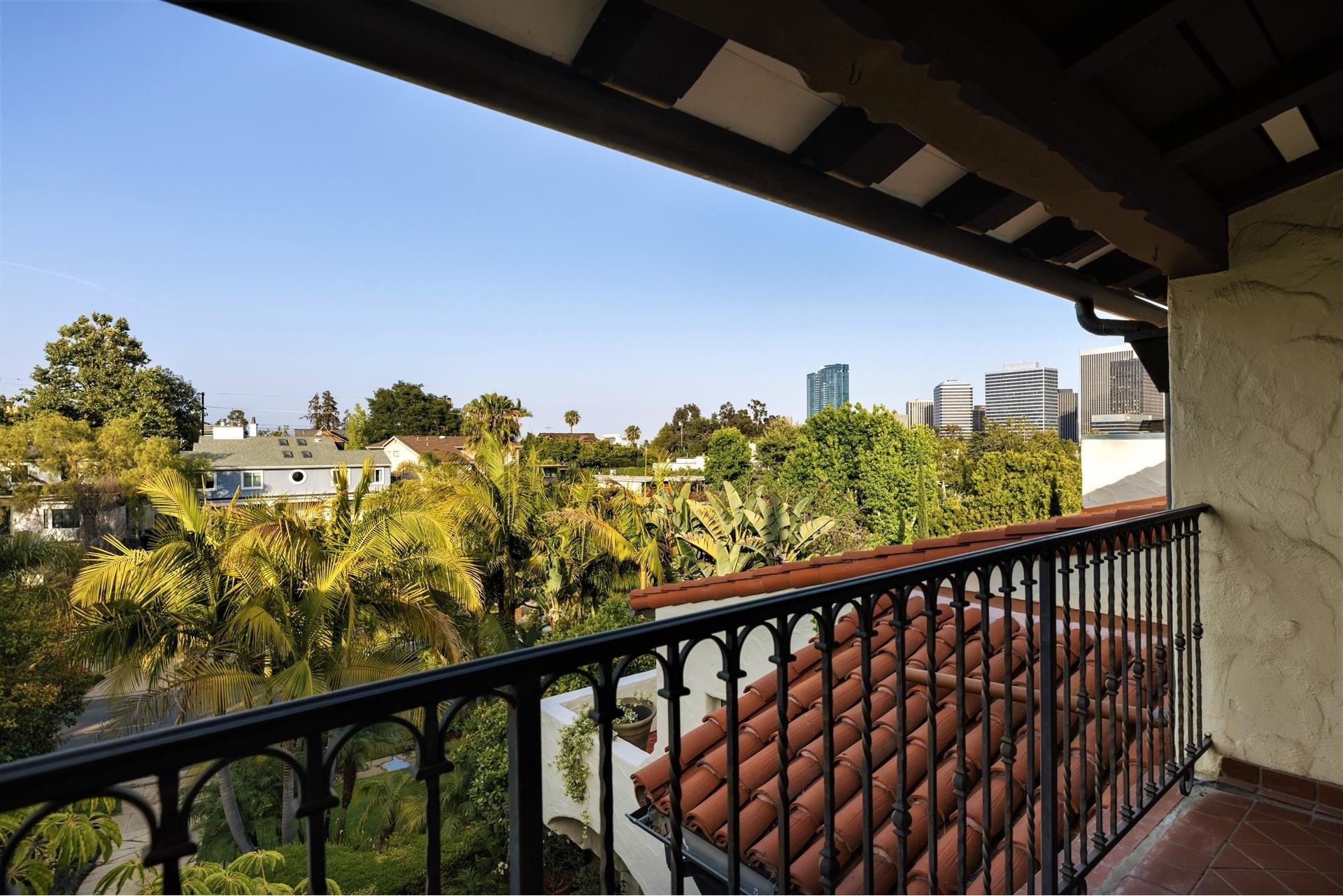 26. Single Family Homes for Sale at Westwood, Los Angeles, CA 90024