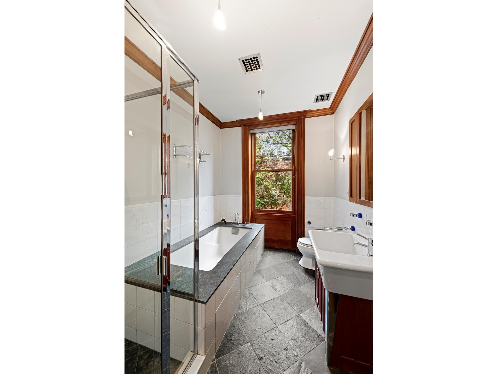 13. Multi Family Townhouse for Sale at 20 REMSEN ST, TOWNHOUSE Brooklyn Heights, Brooklyn, NY 11201