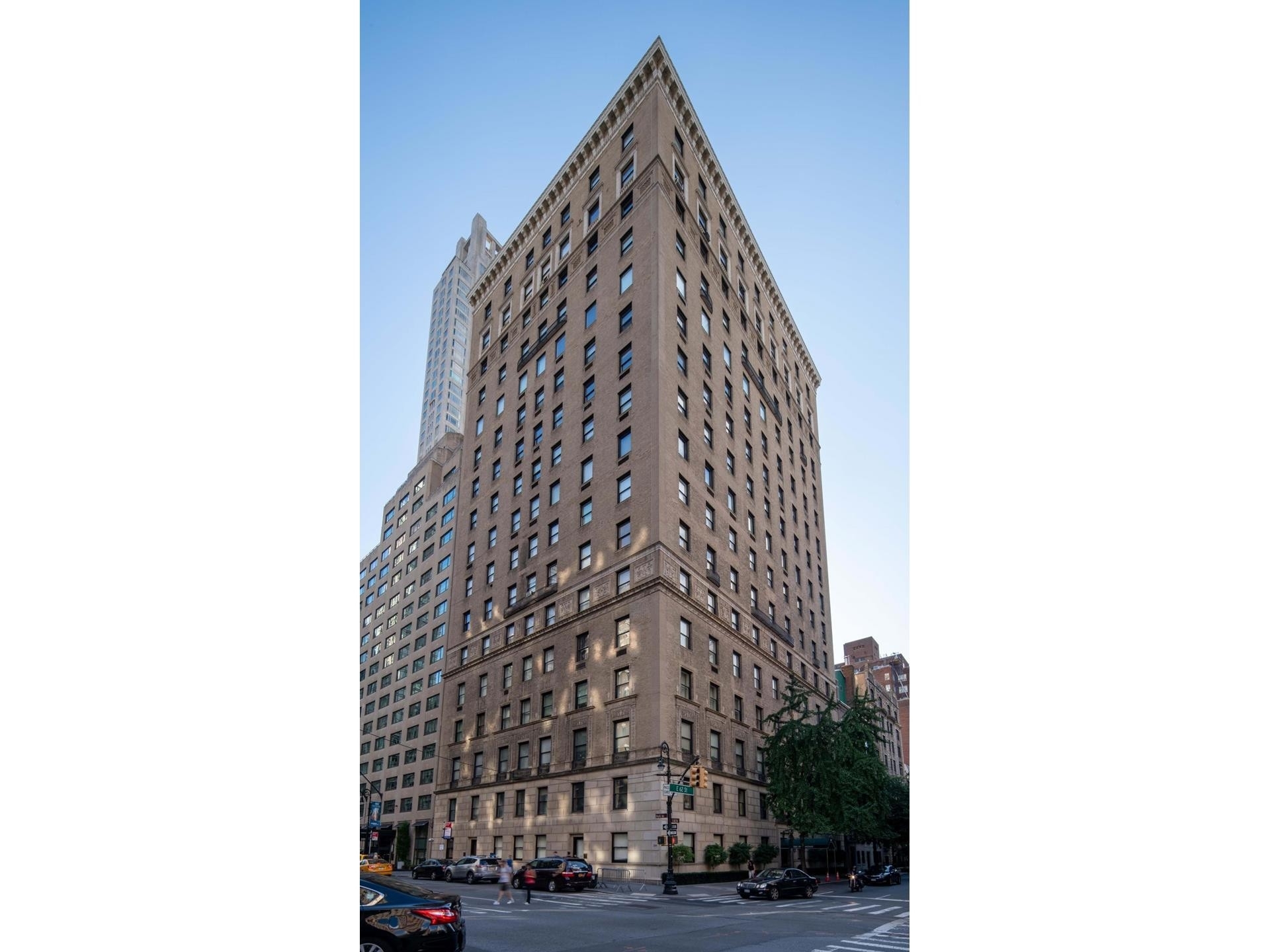 12. Co-op Properties for Sale at 550 PARK AVE, 11W Lenox Hill, New York, NY 10065