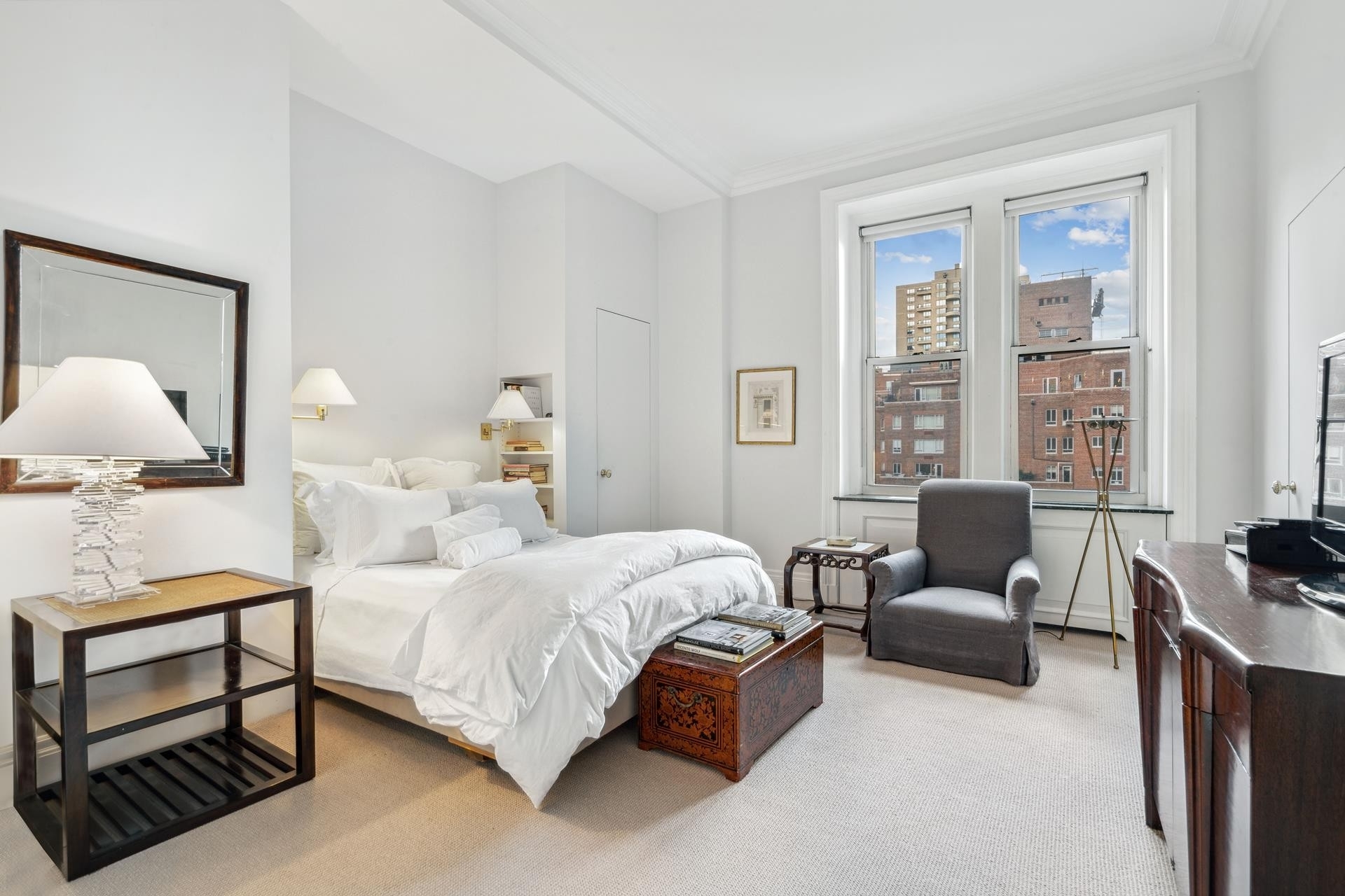 6. Co-op Properties for Sale at 550 PARK AVE, 11W Lenox Hill, New York, NY 10065