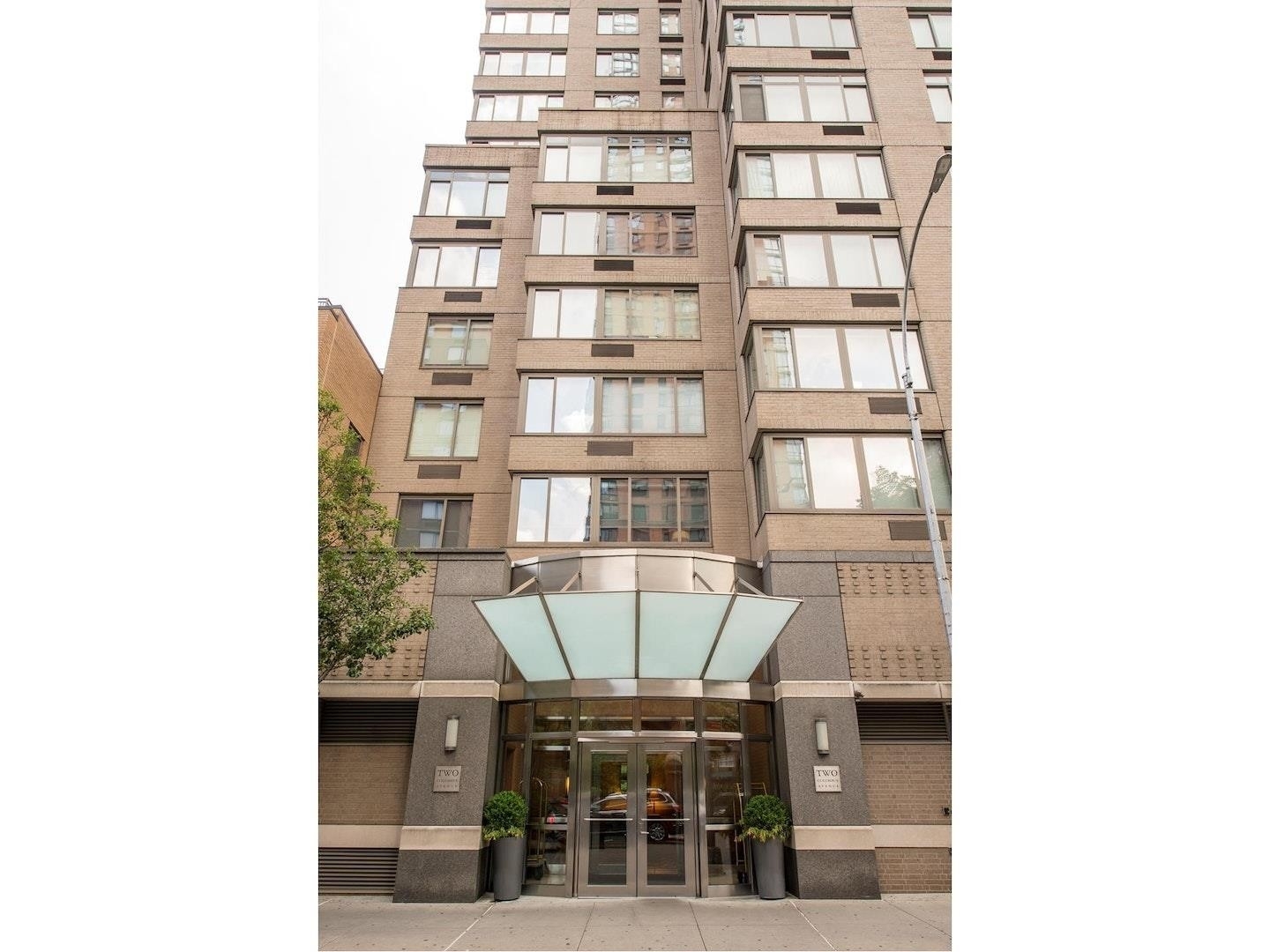15. Condominiums for Sale at Two Columbus Ave, 2 COLUMBUS AVE, 12B Lincoln Square, New York, NY 10023