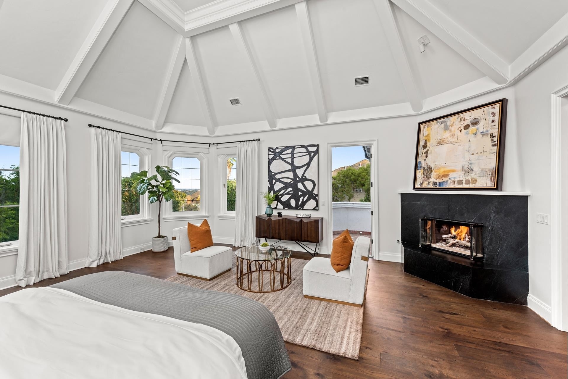 20. Single Family Homes for Sale at Belcourt, Newport Beach, CA 92660
