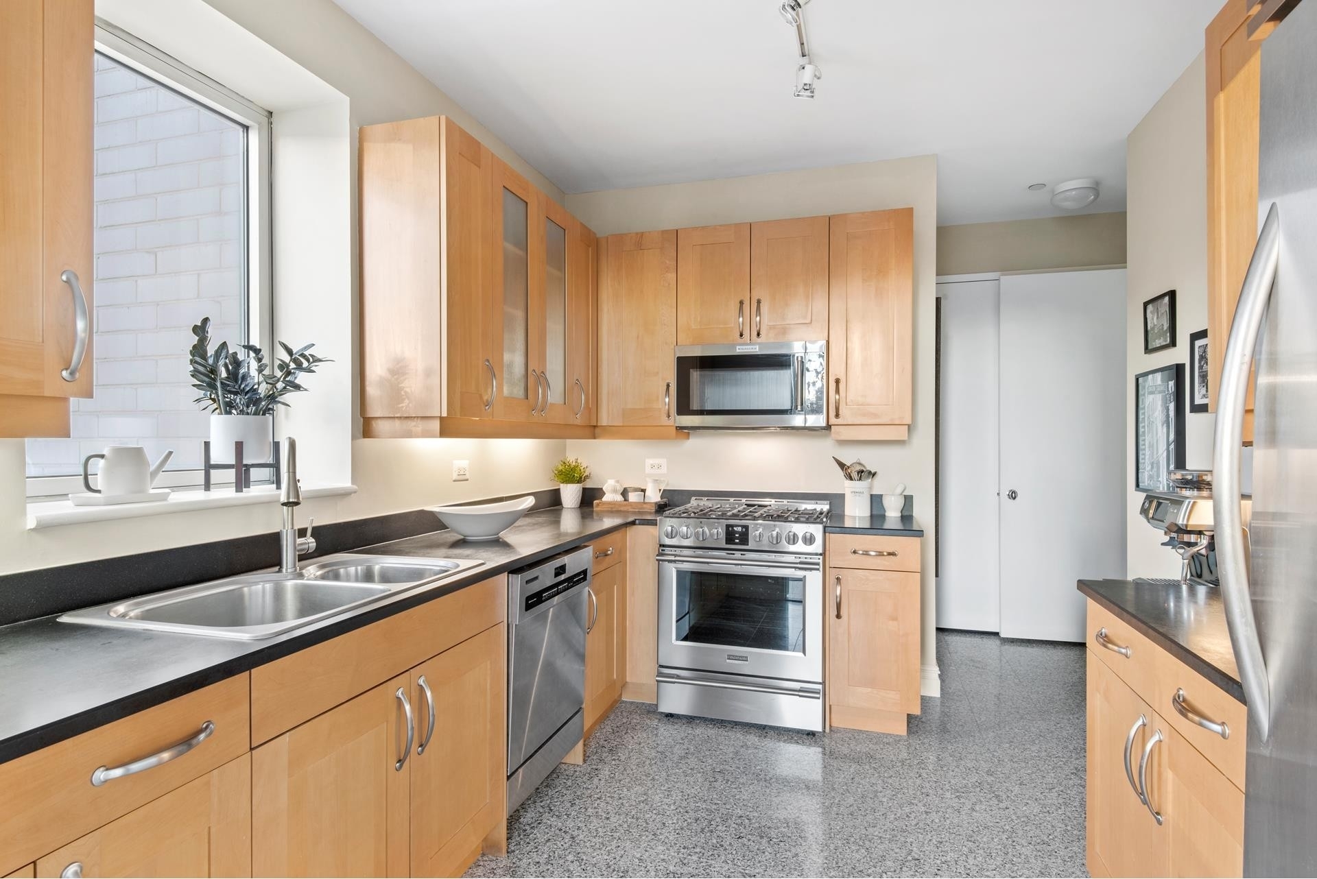 9. Condominiums for Sale at 401 E 60TH ST, 26A Lenox Hill, New York, NY 10065